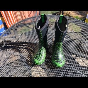 Boys Bogs Snow Boots - Size 4